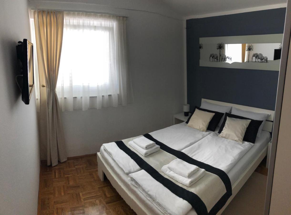 Apartments Loncar-Near Zrce Beach Novalja Ngoại thất bức ảnh